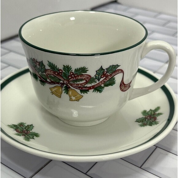 Christmas Fine English Ceramic Tableware 2pc set Johnson Brothers Victorian New - Picture 2 of 12